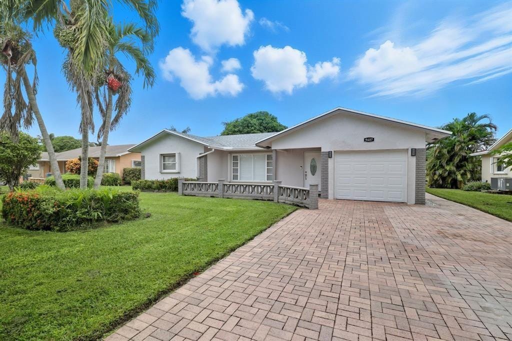9407 NW 70th Place — photo 3