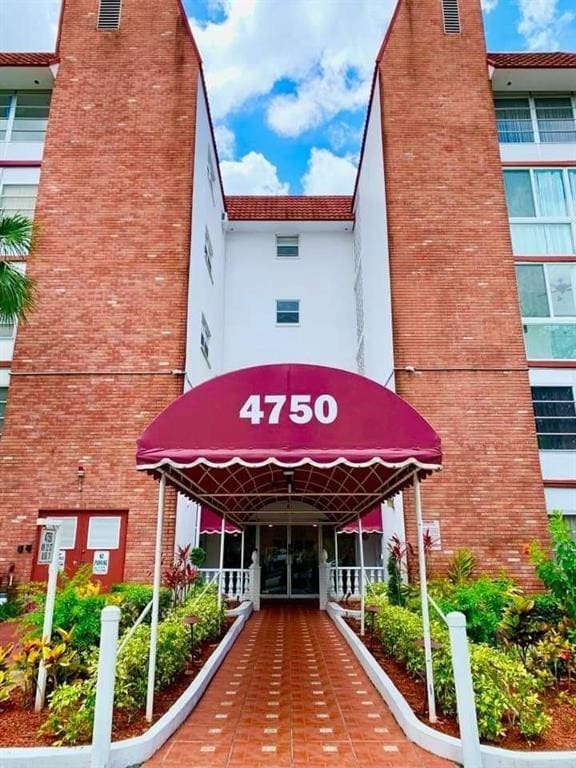 4750 NW 22nd Court 420, Lauderhill, FL 33313