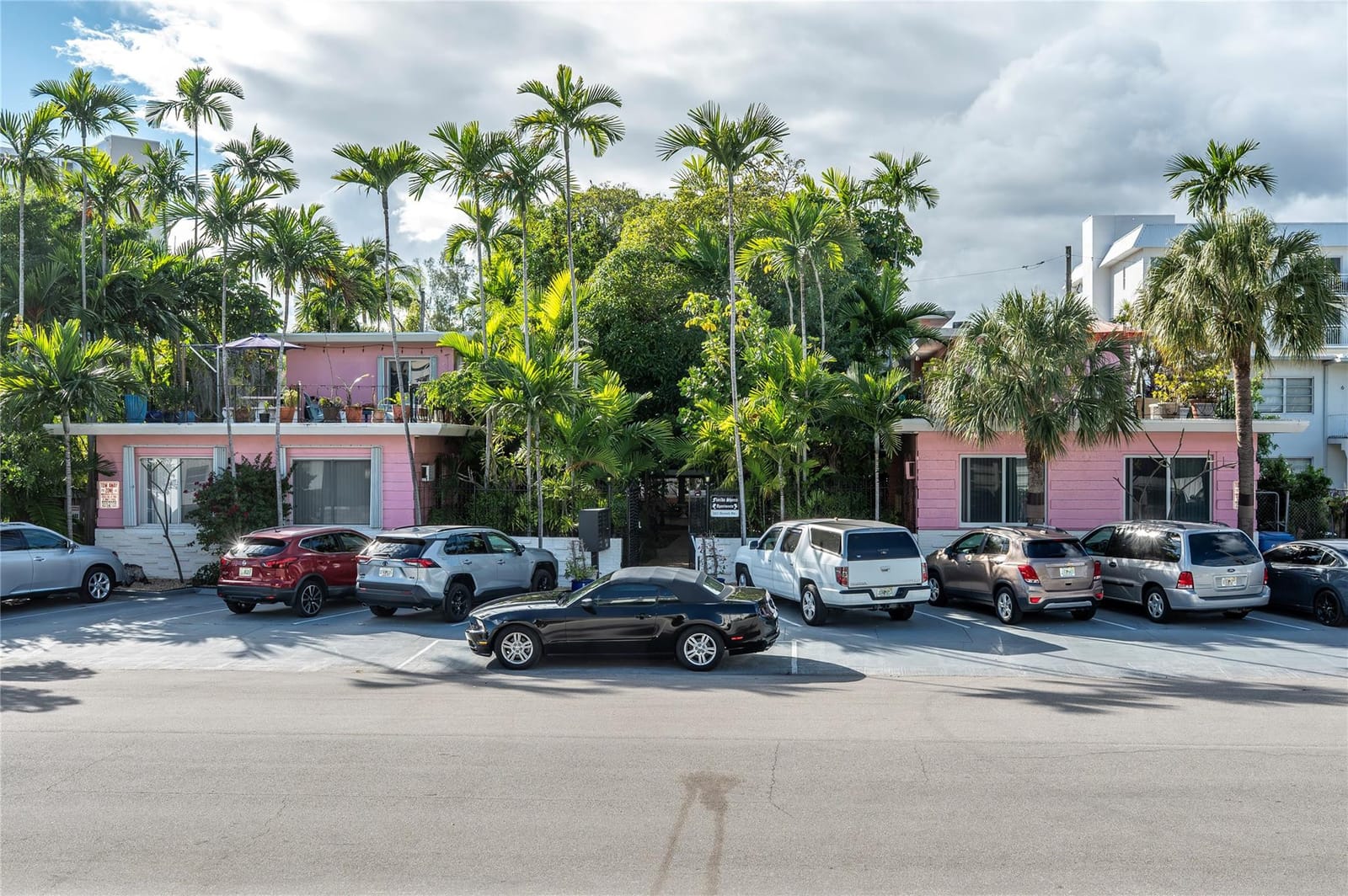 525 Antioch Avenue, Fort Lauderdale, FL 33304