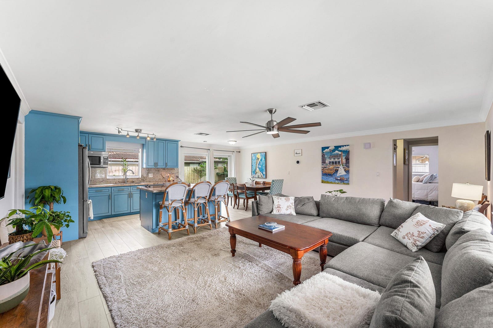1810 SW 3rd Avenue — photo 5