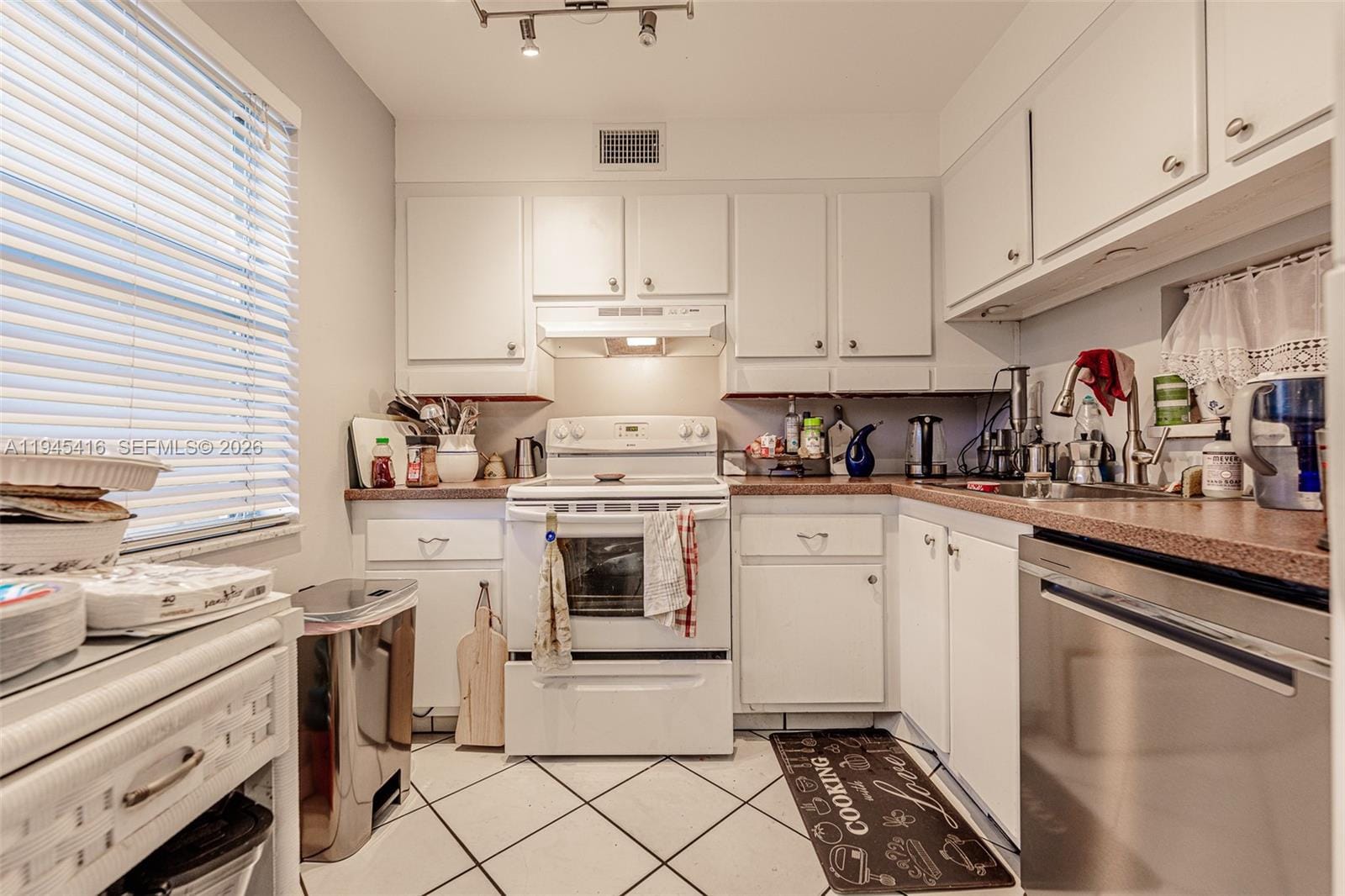 2601 NW 48th Terrace 145 — photo 5
