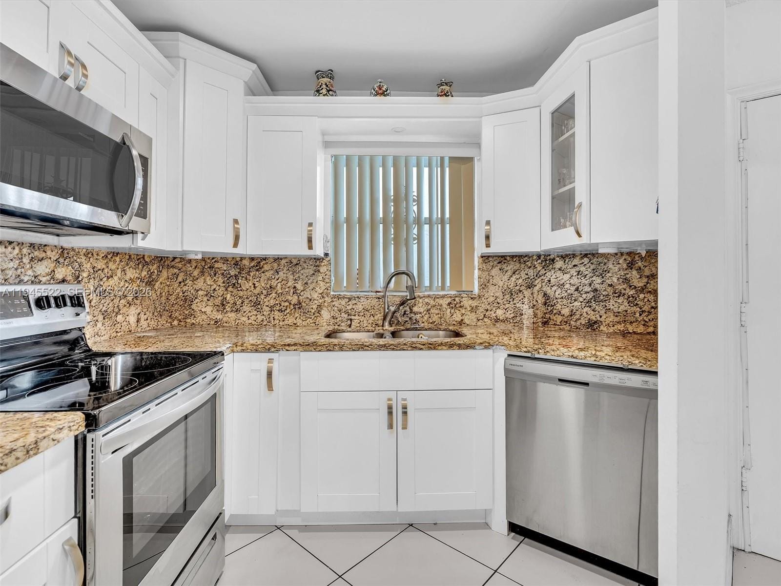 1750 W 46th Street 404, Hialeah, FL 33012 photo 7