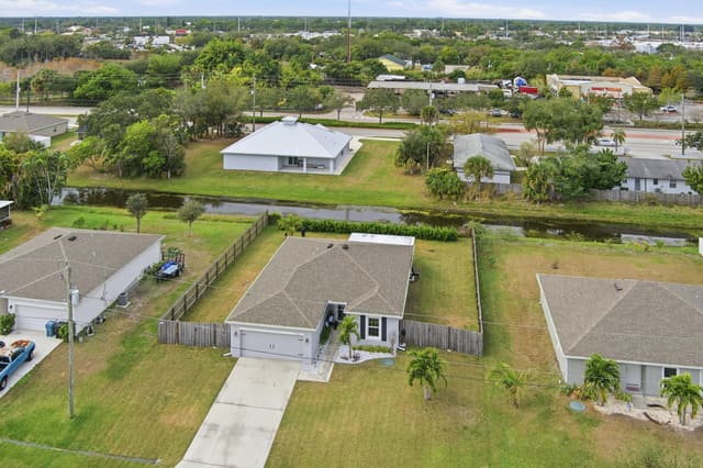 2220 SE Lucaya Street, sold in Sandhill Crossing, Port St Lucie, FL