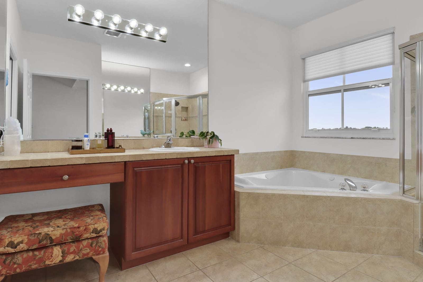 133 Las Brisas Circle, Hypoluxo, FL 33462 photo 13