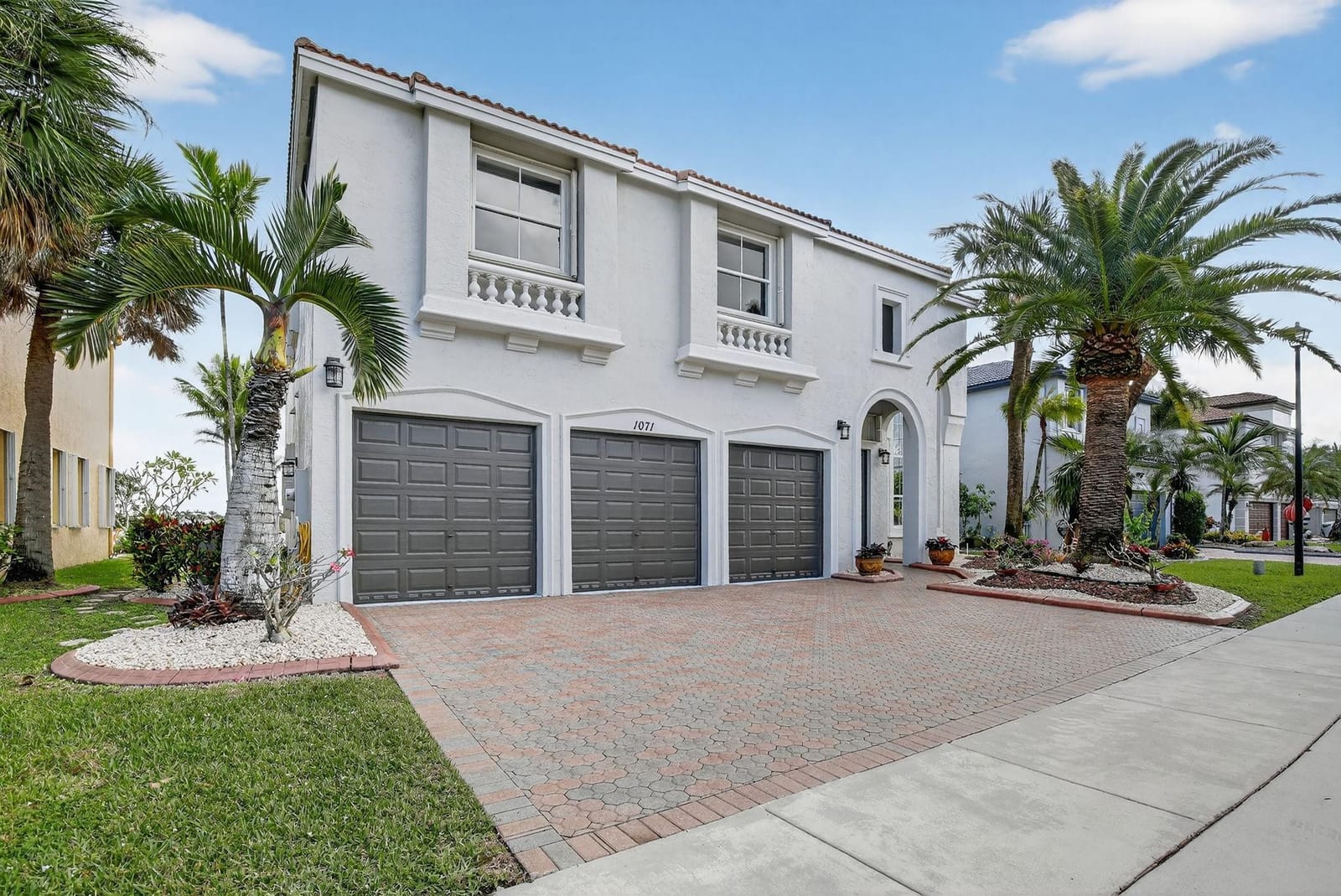 1071 SW 171st Terrace — photo 3