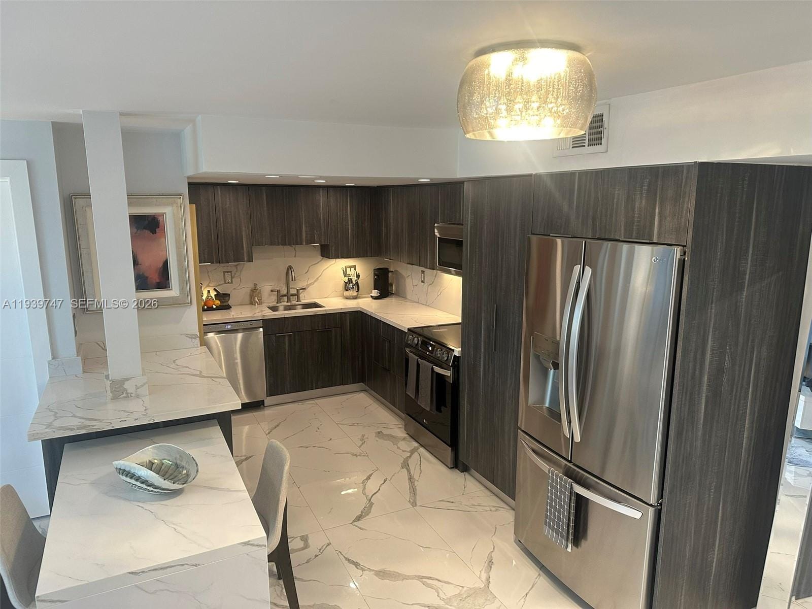 1740 N River Drive 626 — photo 12