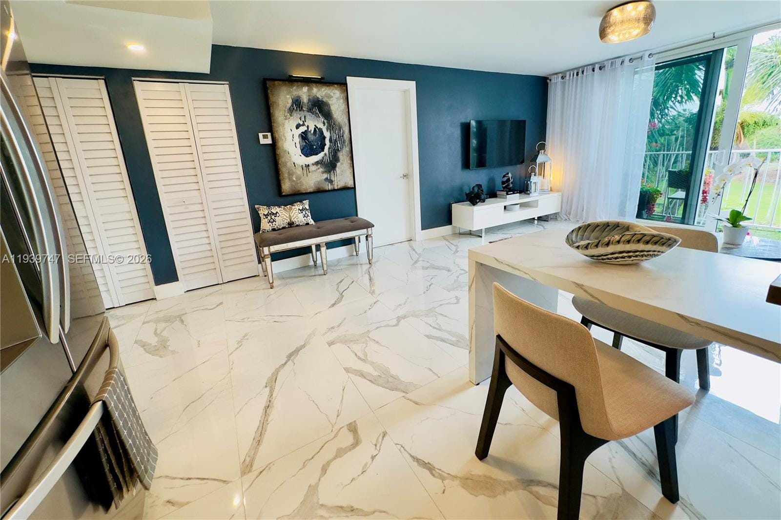 1740 N River Drive 626 — photo 4