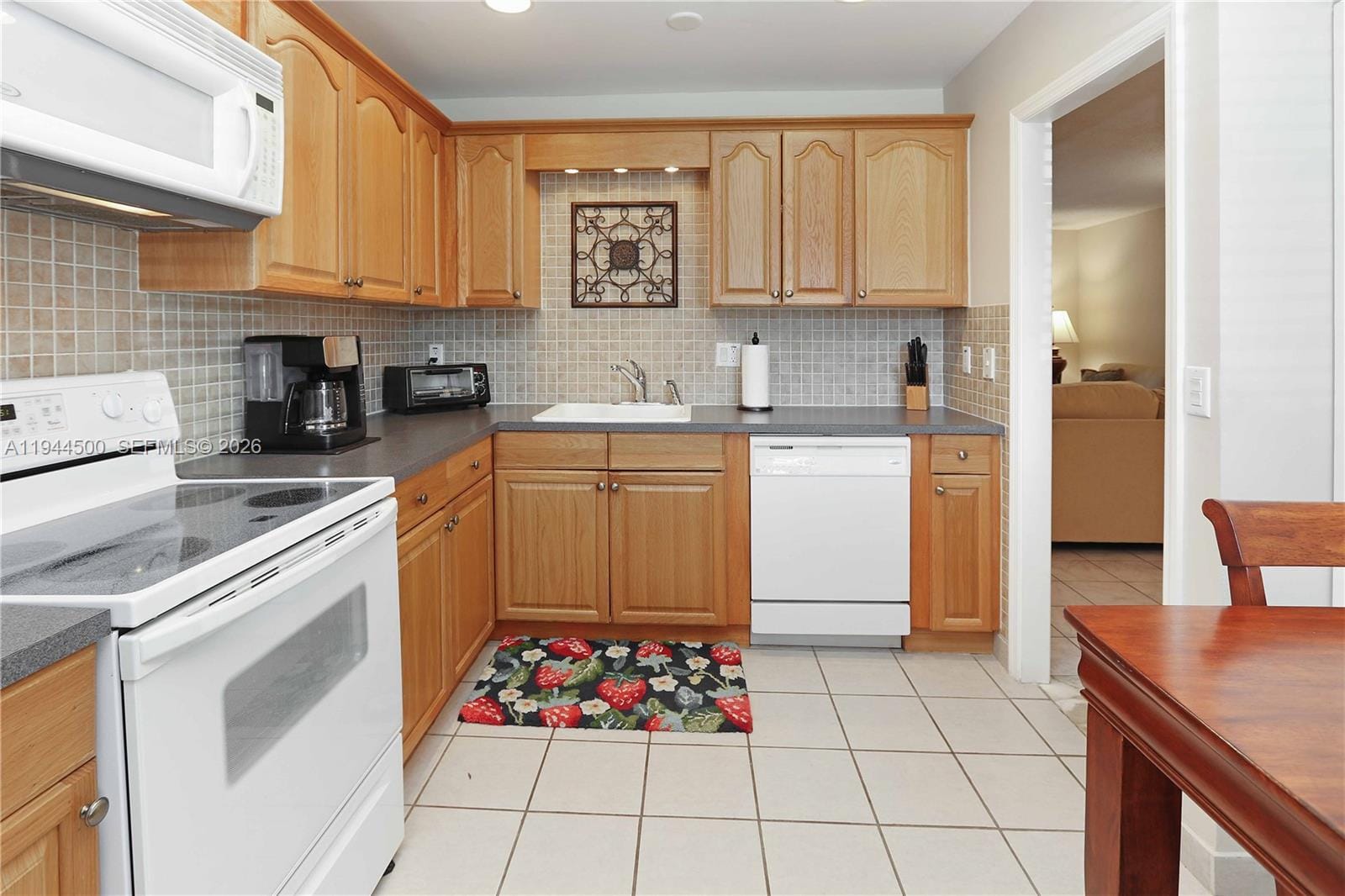 1425 Atlantic Shores Boulevard 110, Hallandale Beach, FL 33009 photo 15