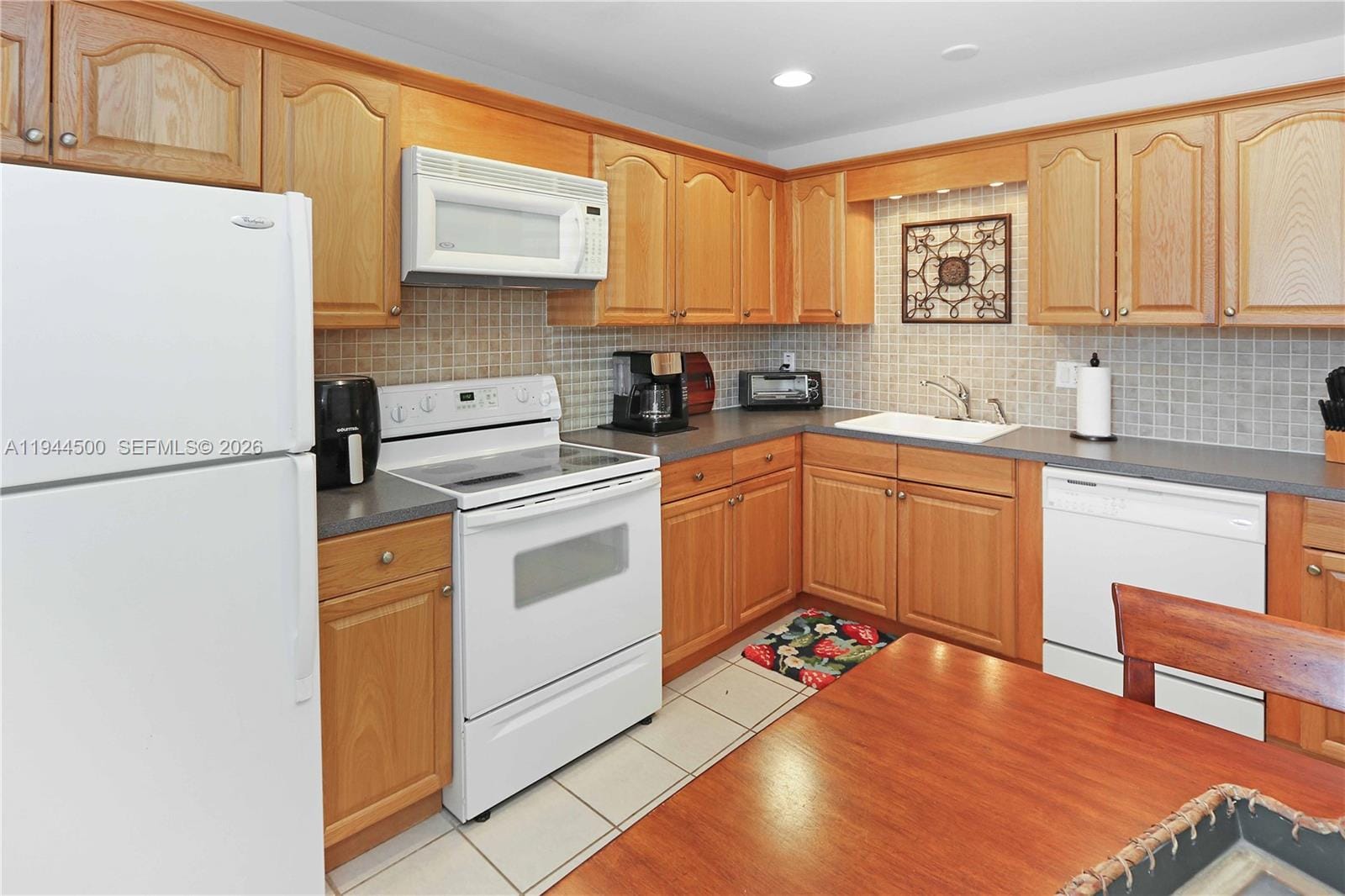 1425 Atlantic Shores Boulevard 110, Hallandale Beach, FL 33009 photo 16
