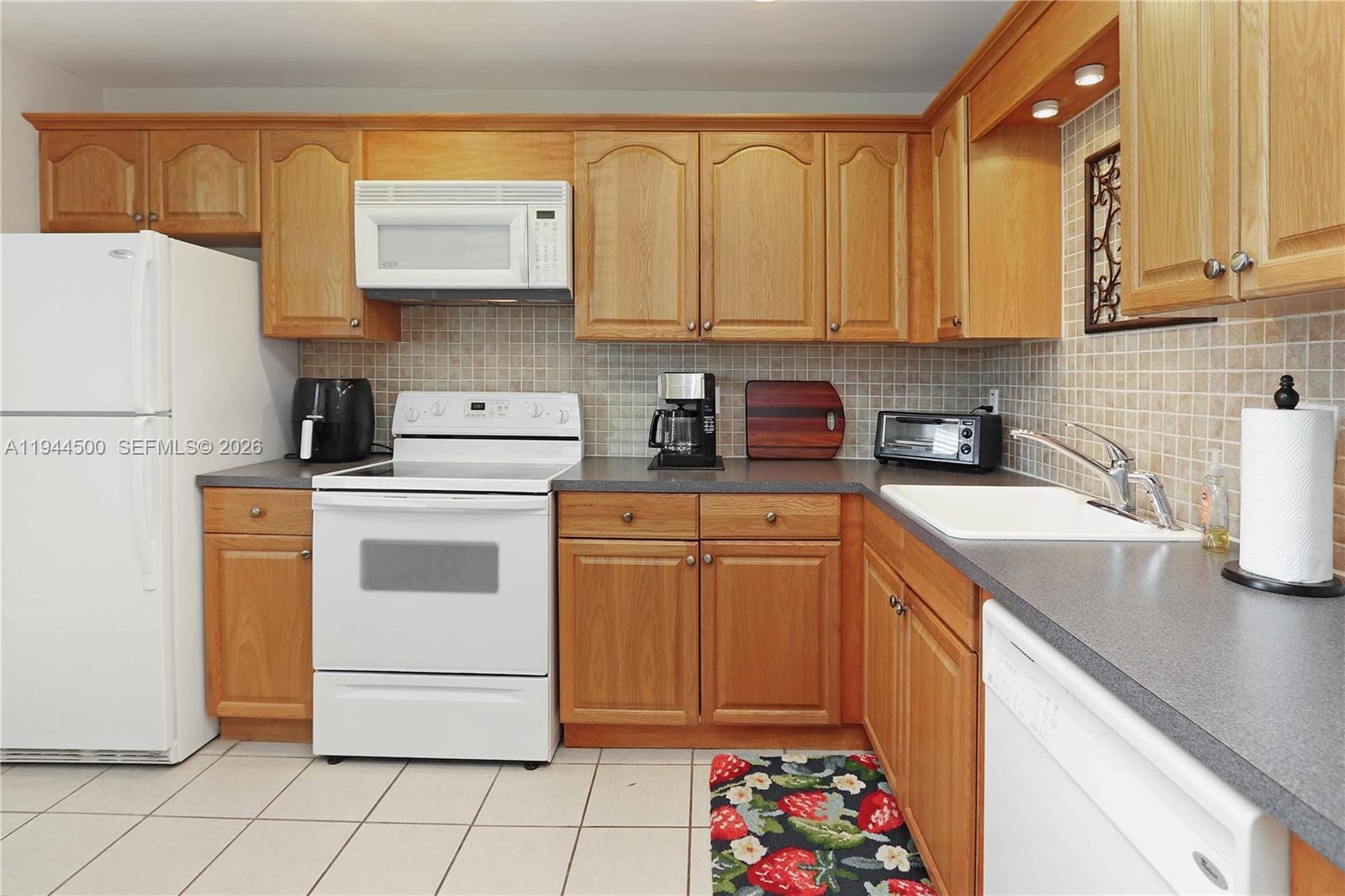 1425 Atlantic Shores Boulevard 110, Hallandale Beach, FL 33009 photo 5