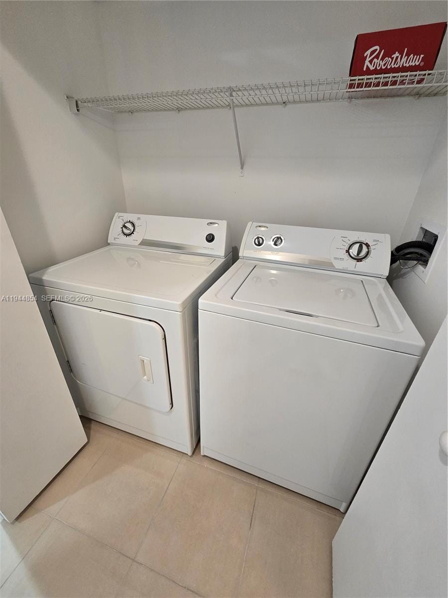 1945 S Ocean Drive 1405 — photo 7
