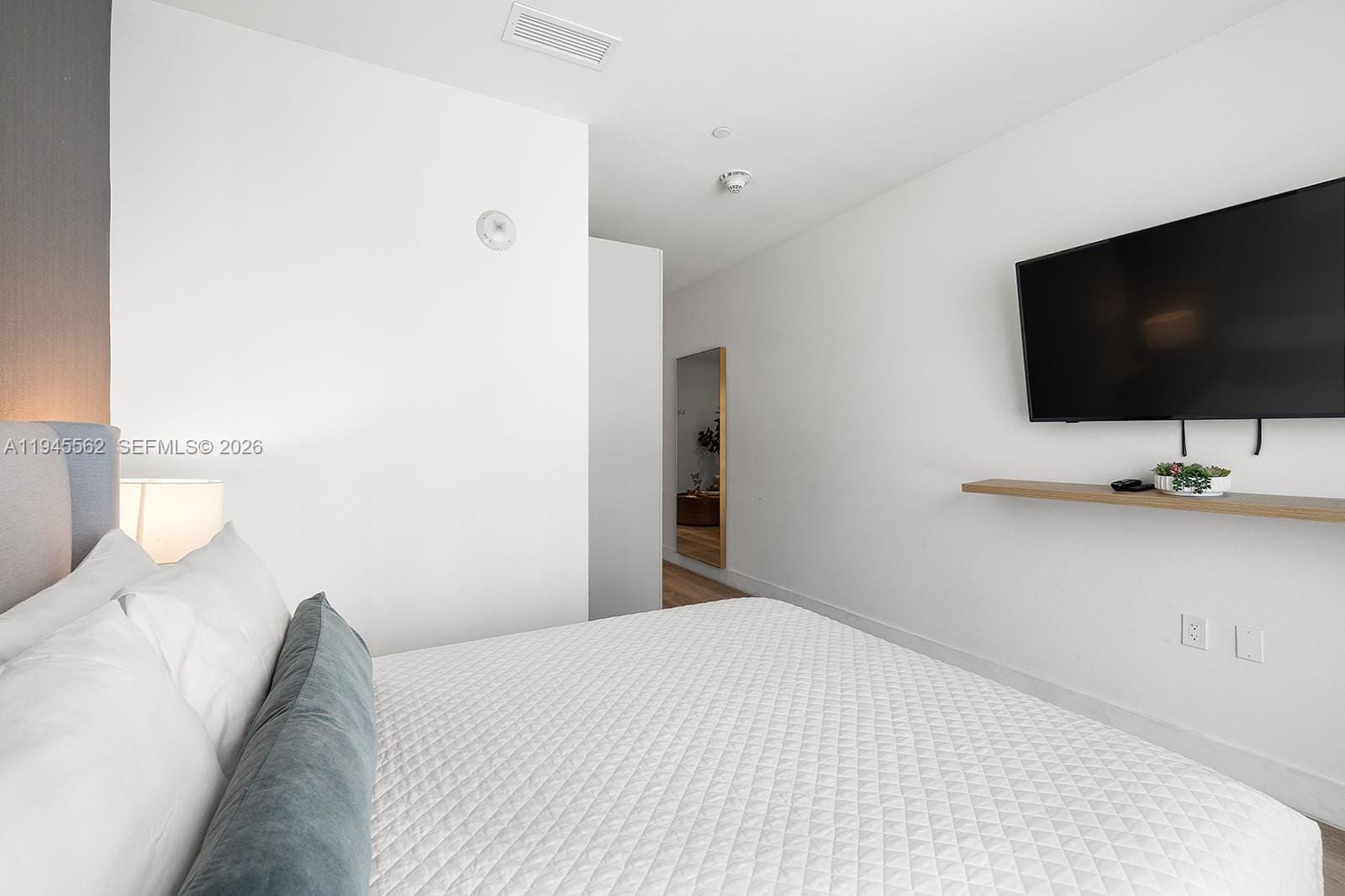 229 SW 9th Street 308 — photo 6