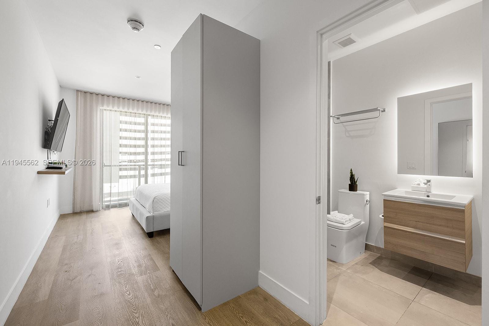 229 SW 9th Street 308 — photo 10