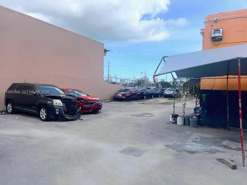 2005 NW 10th Avenue, Miami, FL 33127 photo 3