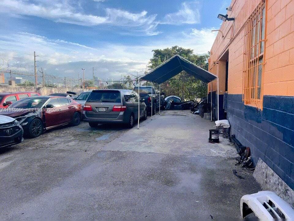 2005 NW 10th Avenue, Miami, FL 33127 photo 4