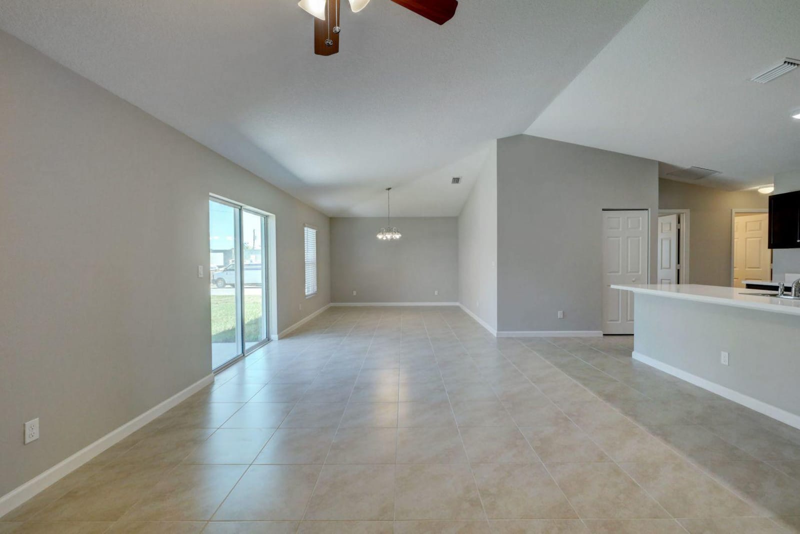 381 SW Todd Avenue — photo 12
