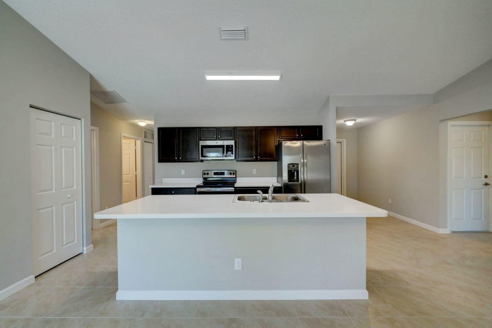 381 SW Todd Avenue — photo 5