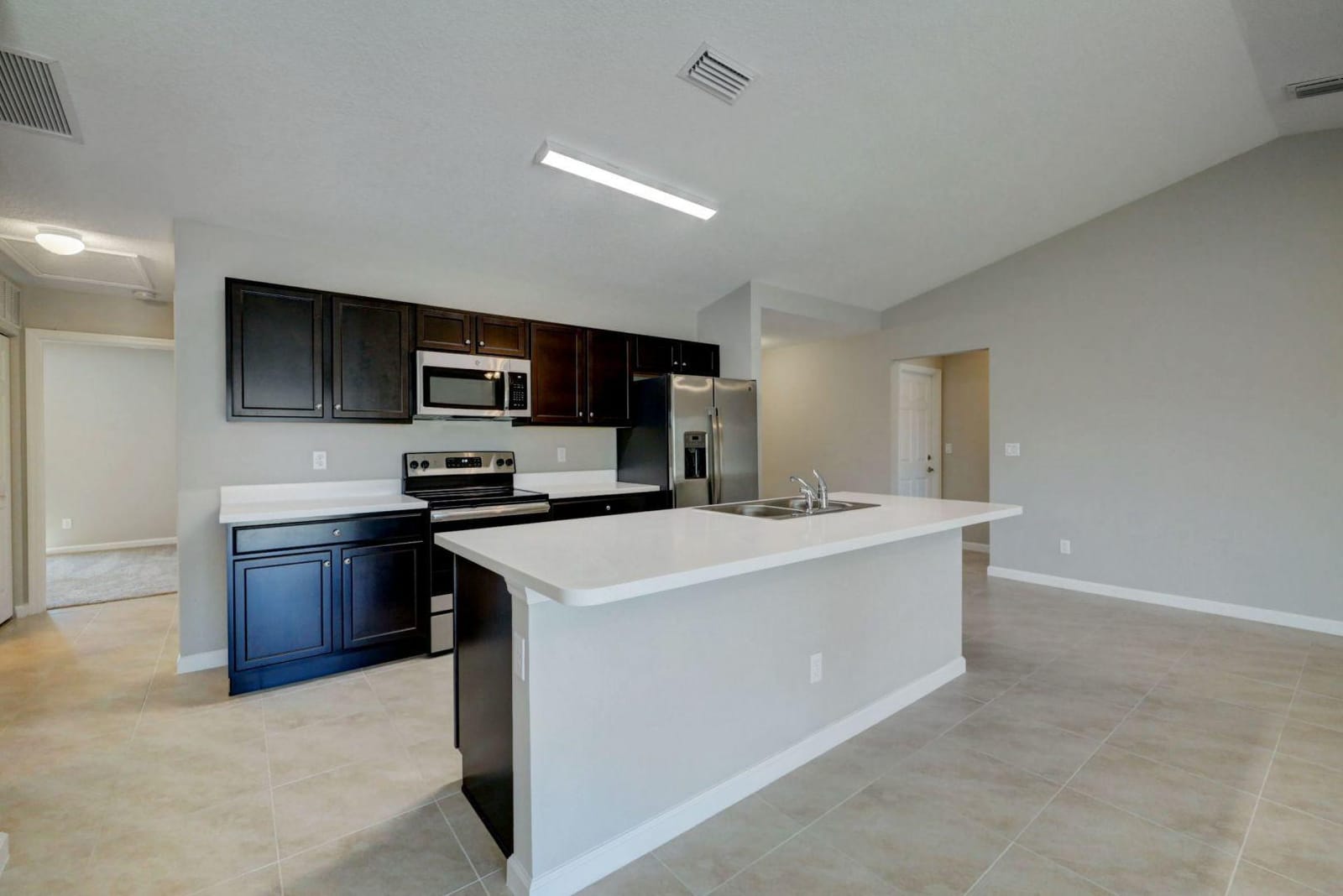 381 SW Todd Avenue — photo 6