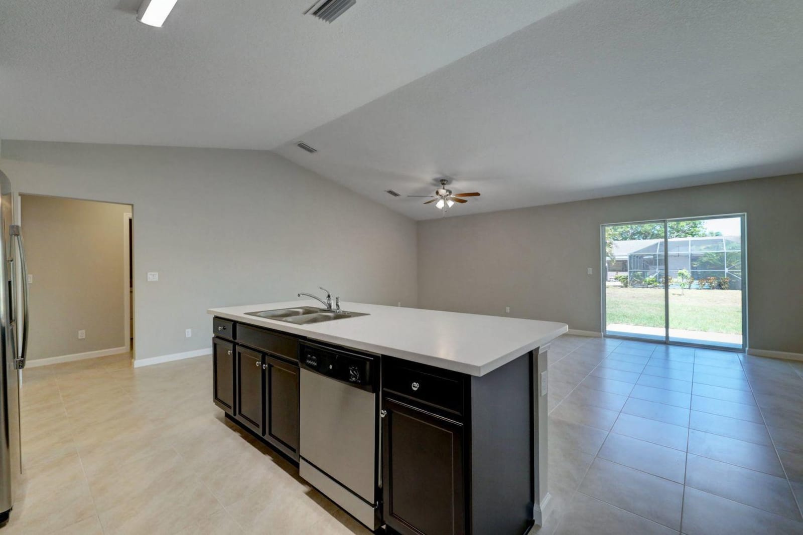 381 SW Todd Avenue — photo 10
