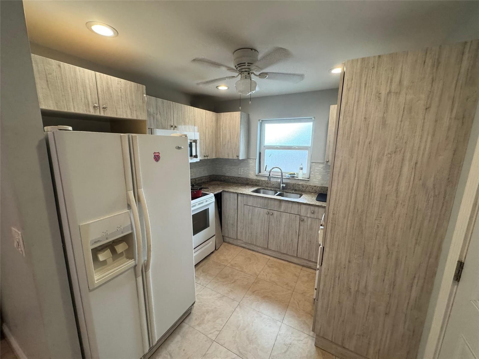 1150 E Sample Road 101, Pompano Beach, FL 33064 photo 6