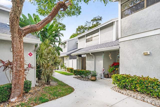 2643 NW 42nd Avenue, Coconut Creek, FL 33066