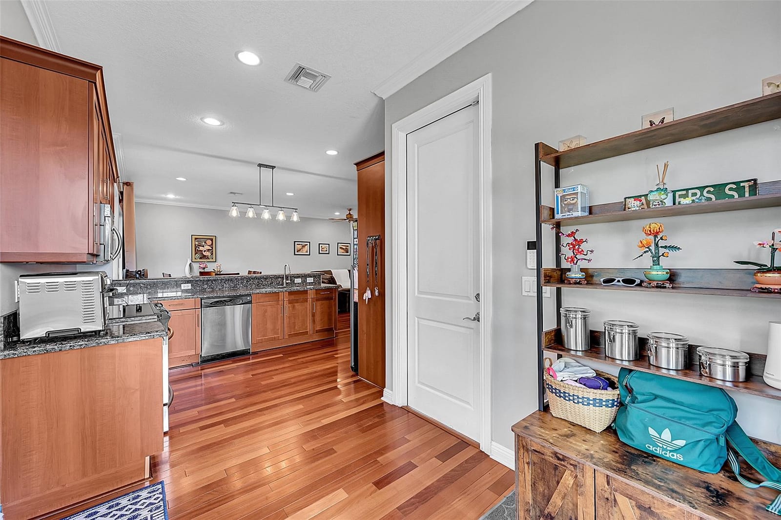 1110 SE 4th Avenue 1110 — photo 2