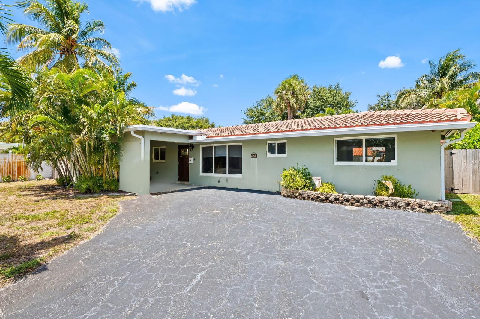 261 SW 18th Court, Pompano Beach, FL 33060 photo 2