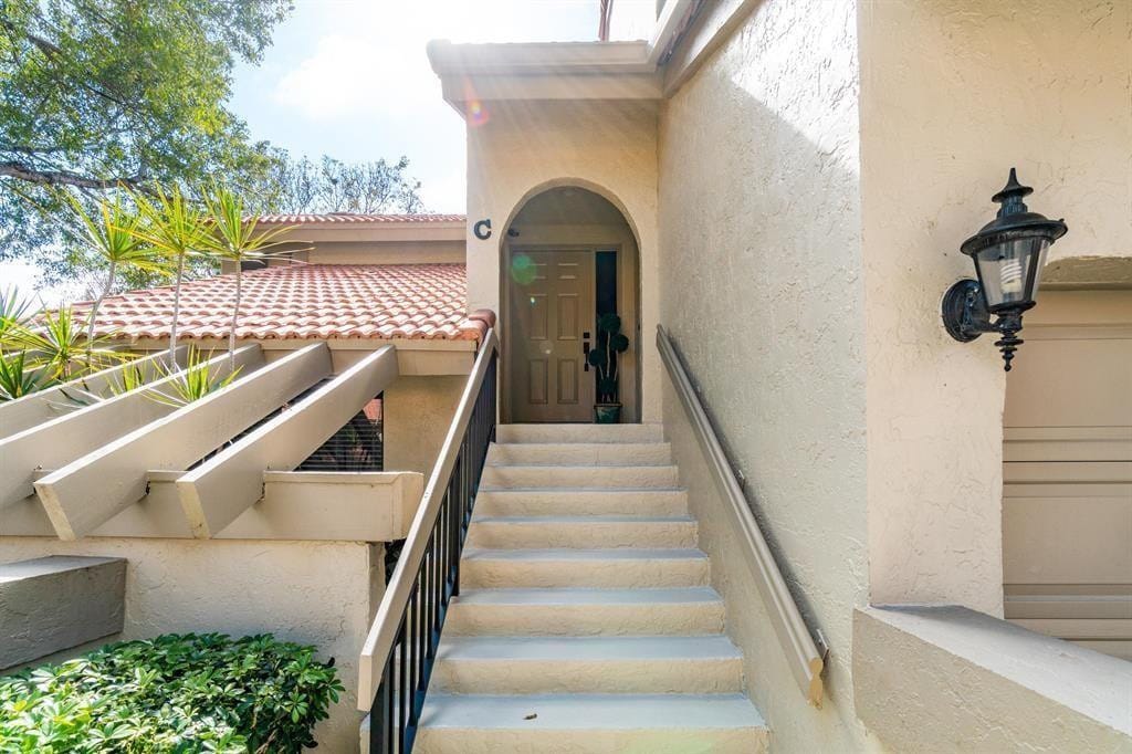 5560 Coach House Circle C — photo 3