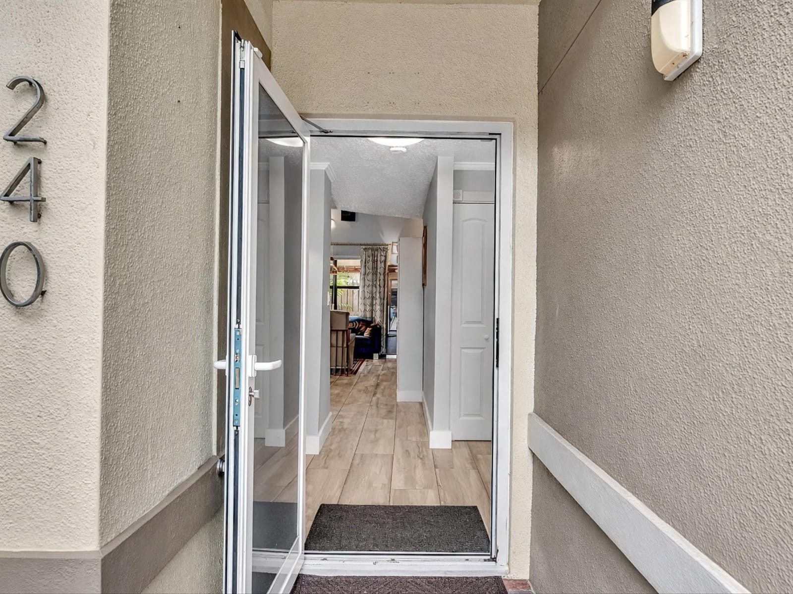 240 City View Drive 240, Fort Lauderdale, FL 33311 photo 3