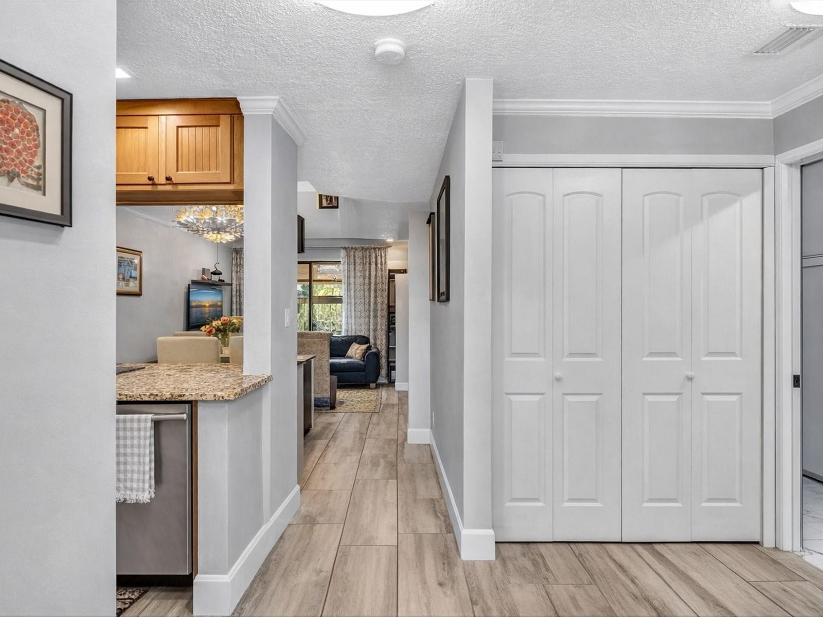 240 City View Drive 240, Fort Lauderdale, FL 33311 photo 4