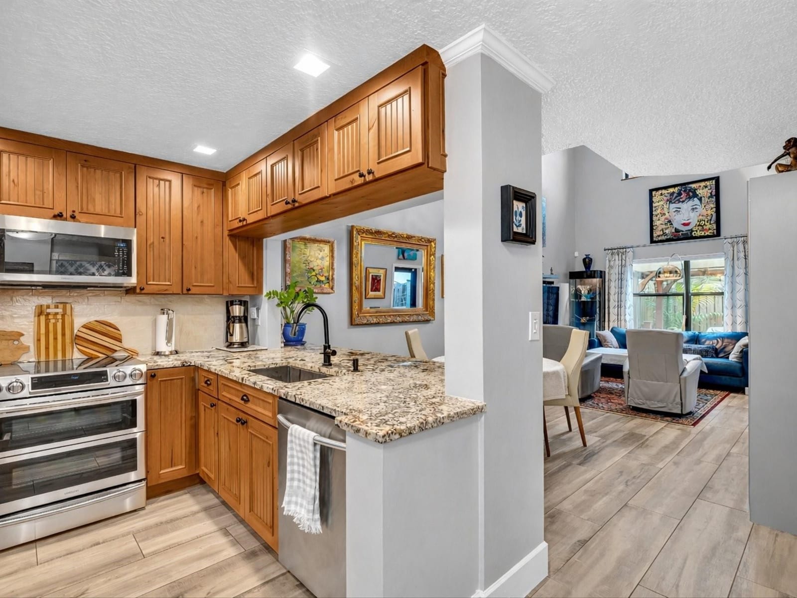 240 City View Drive 240, Fort Lauderdale, FL 33311 photo 6