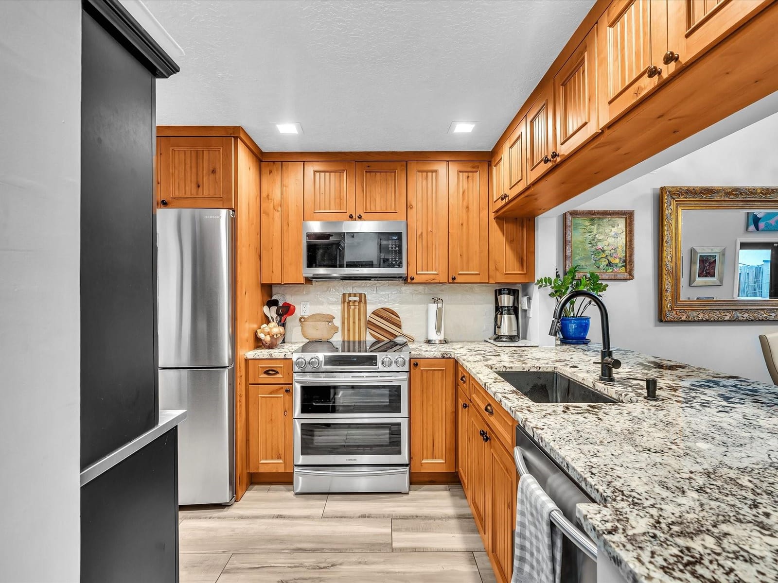 240 City View Drive 240, Fort Lauderdale, FL 33311 photo 7