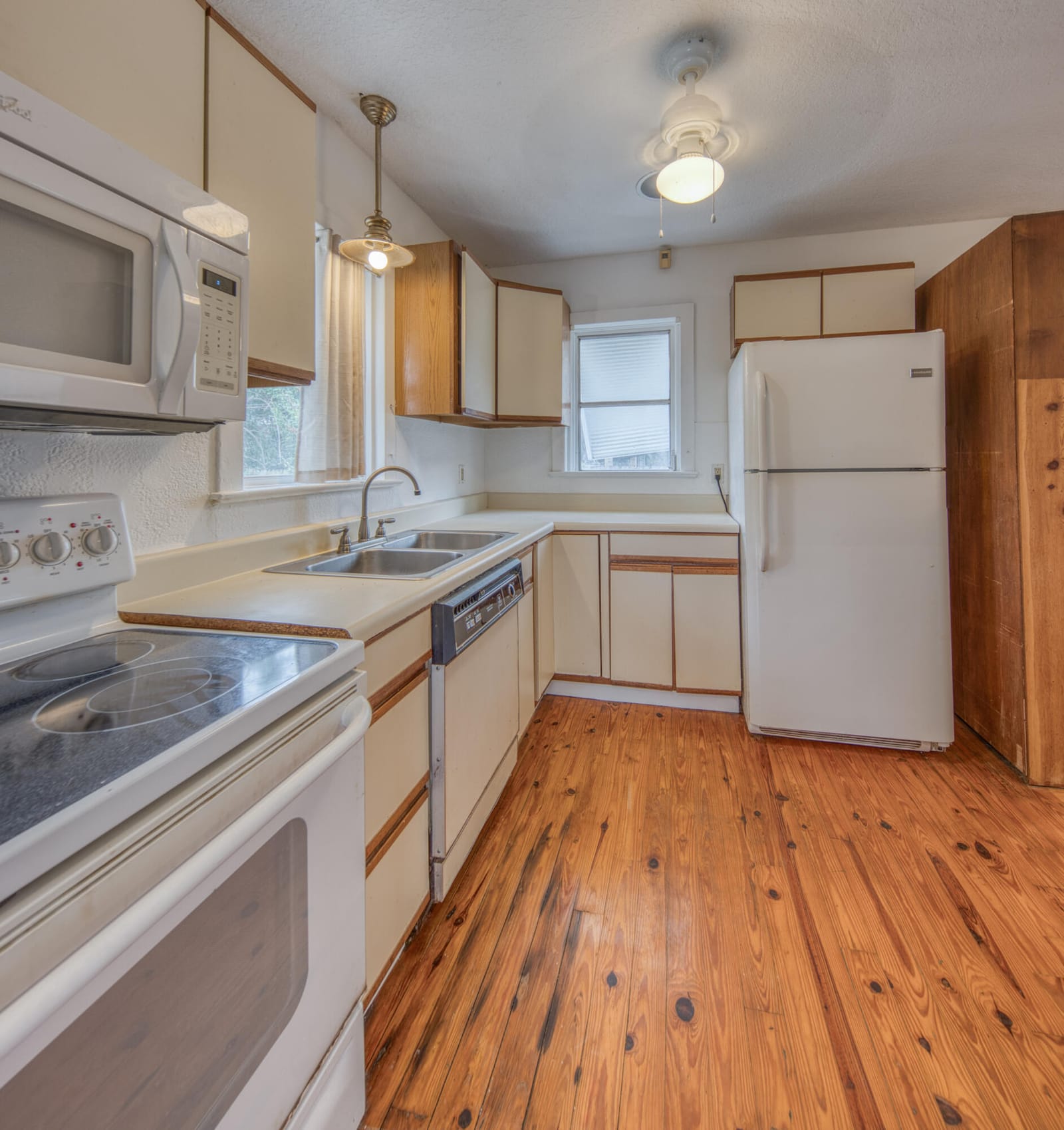 1126 N J Street — photo 5