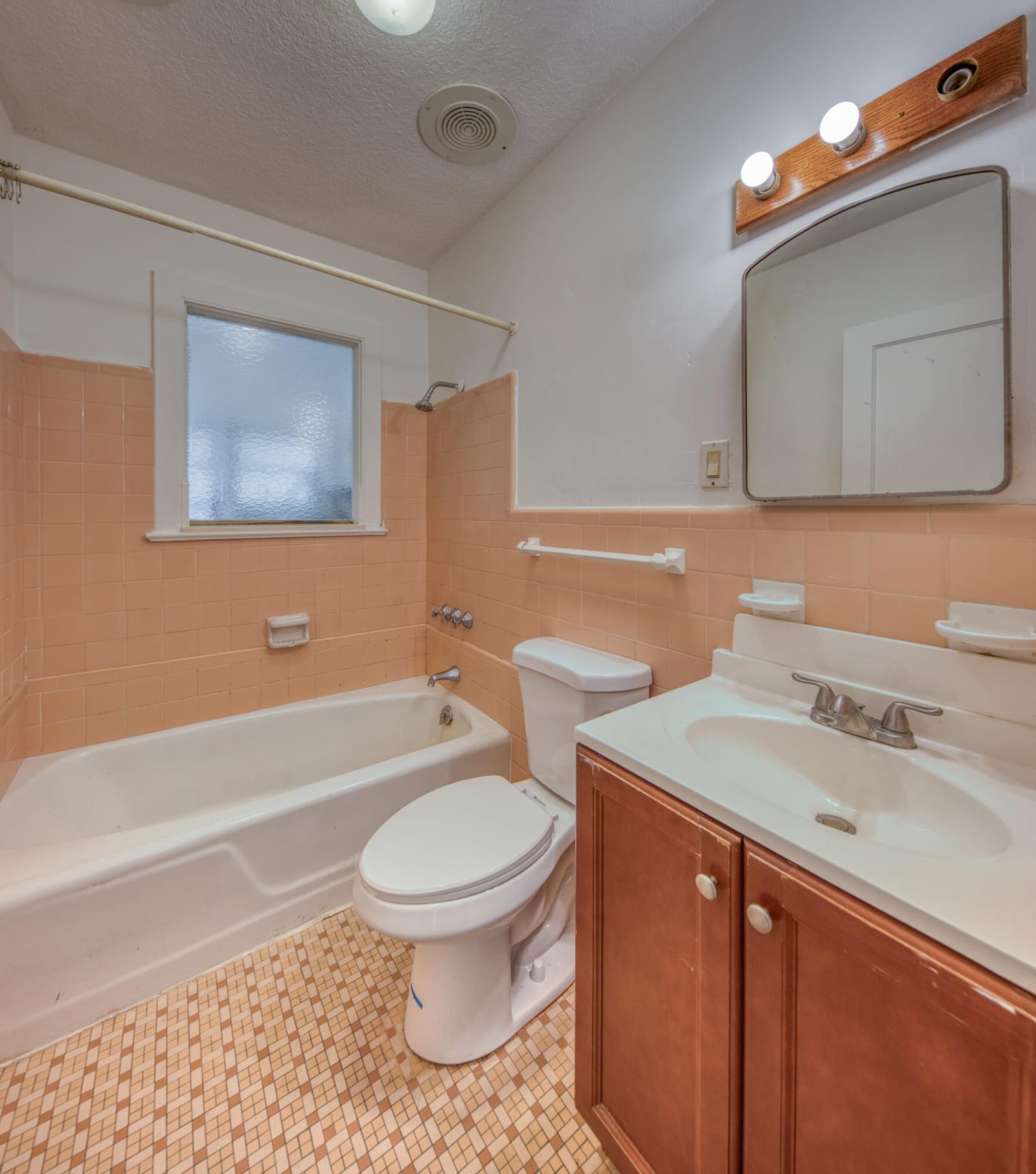 1126 N J Street — photo 8