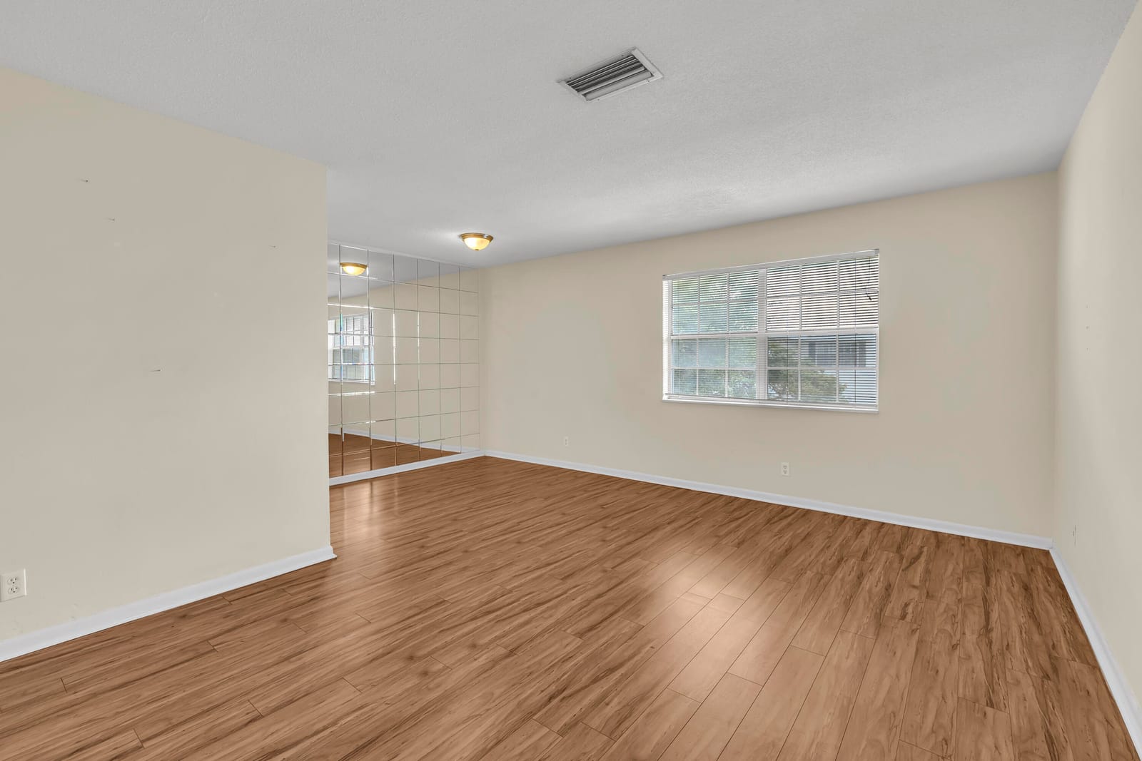 298 SW 6th Street 204 — photo 8