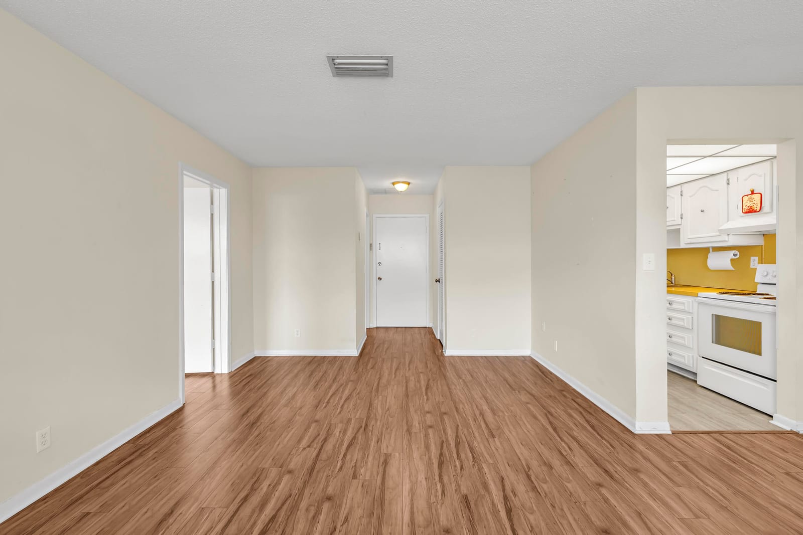 298 SW 6th Street 204 — photo 9