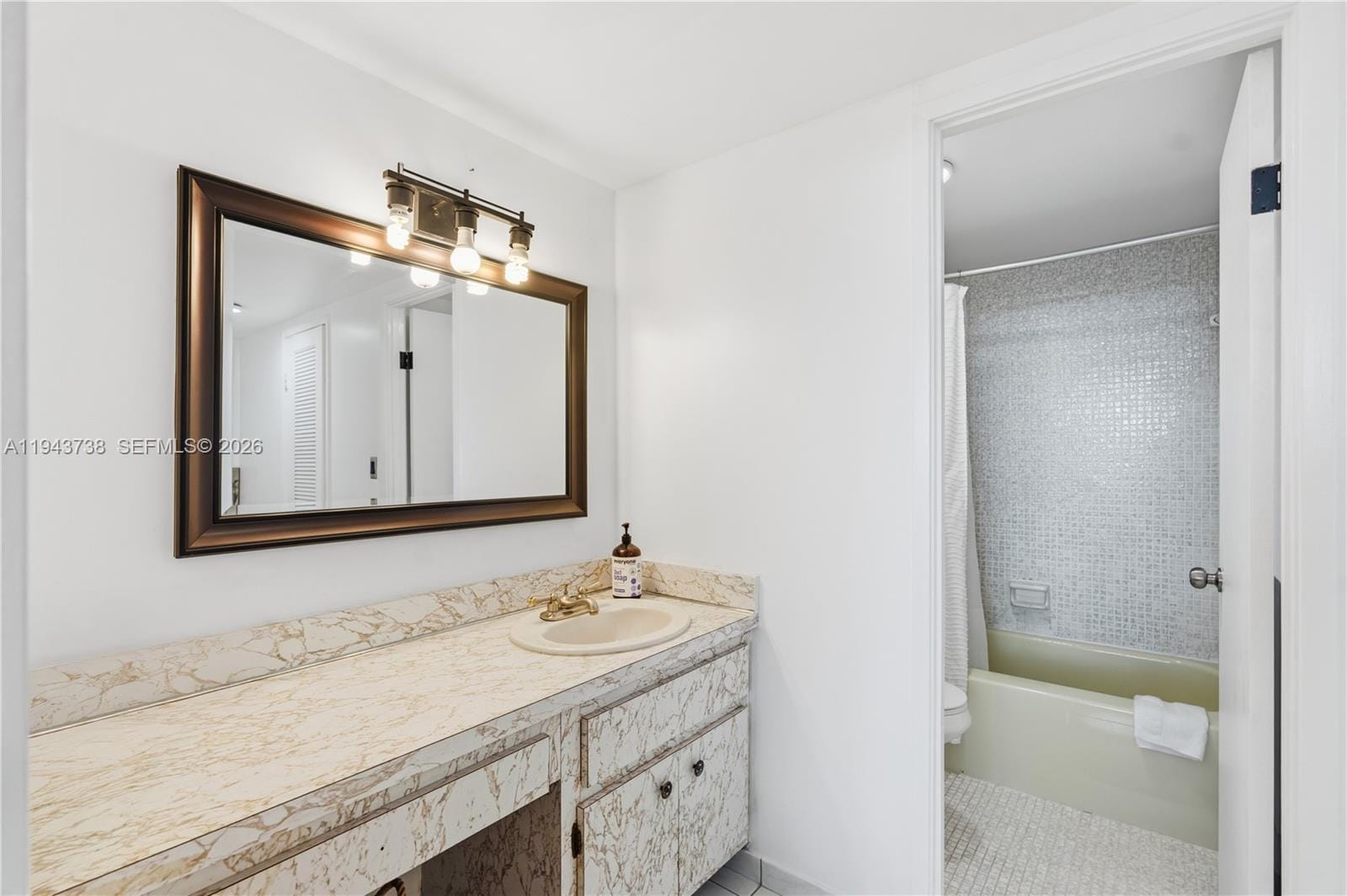 1351 NE Miami Gardens Drive 806E — photo 12