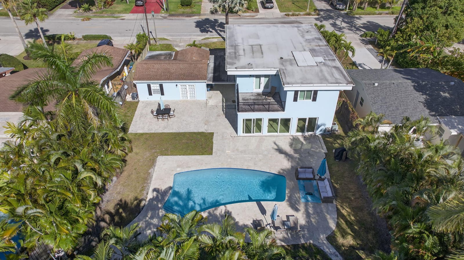 736 NE 34th Court — photo 4