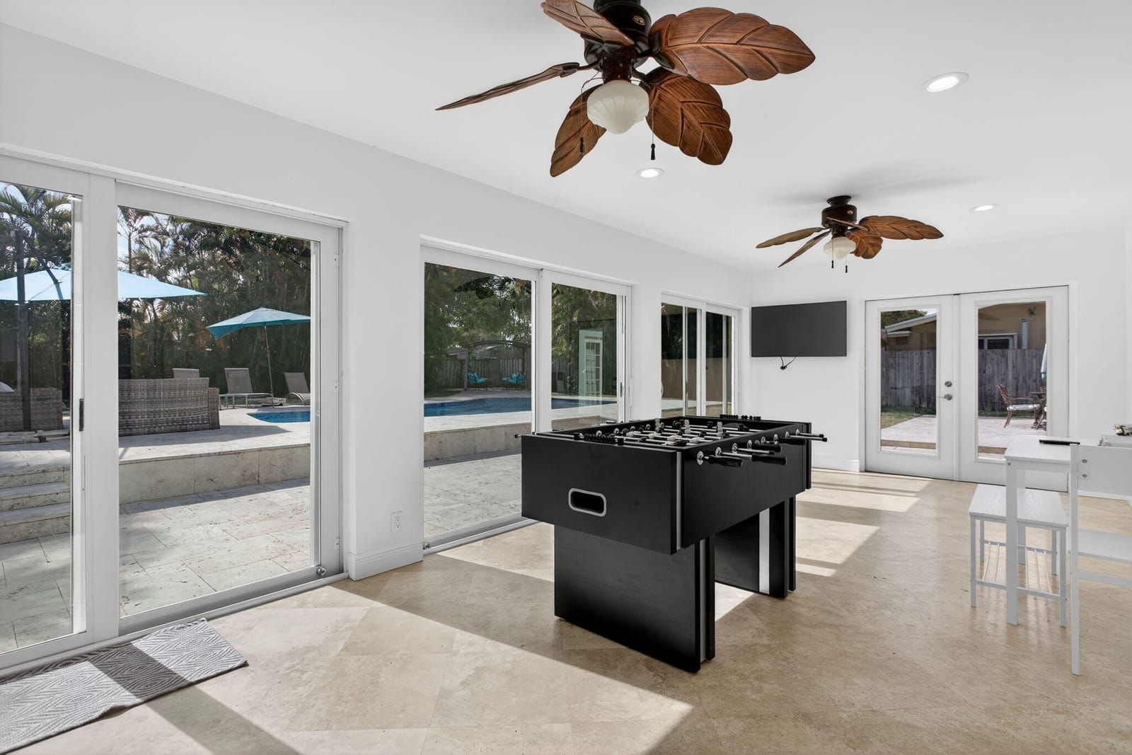 736 NE 34th Court — photo 8
