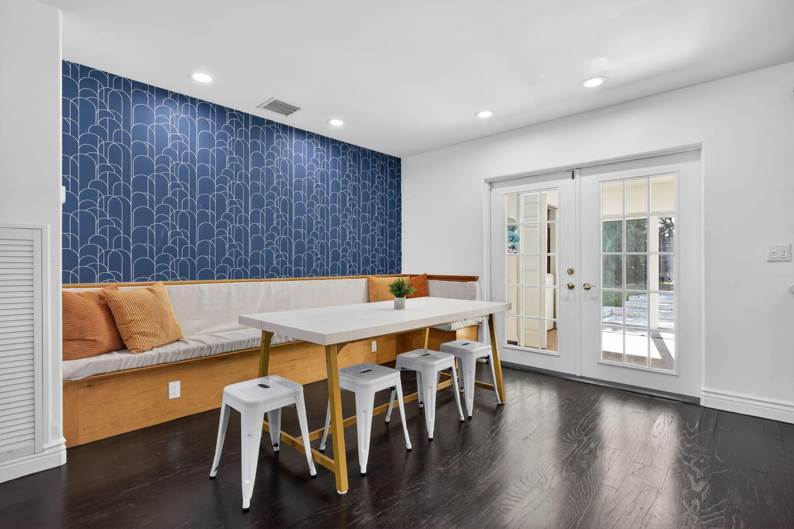 736 NE 34th Court — photo 10