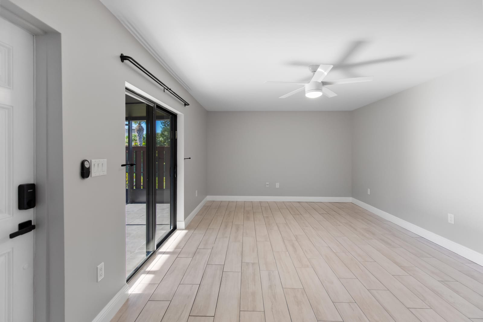 2302 SE Round Table Drive B — photo 7