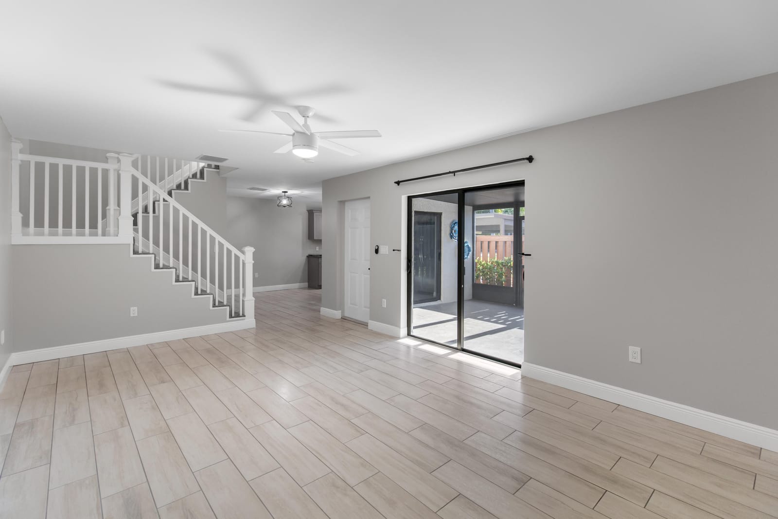 2302 SE Round Table Drive B — photo 10
