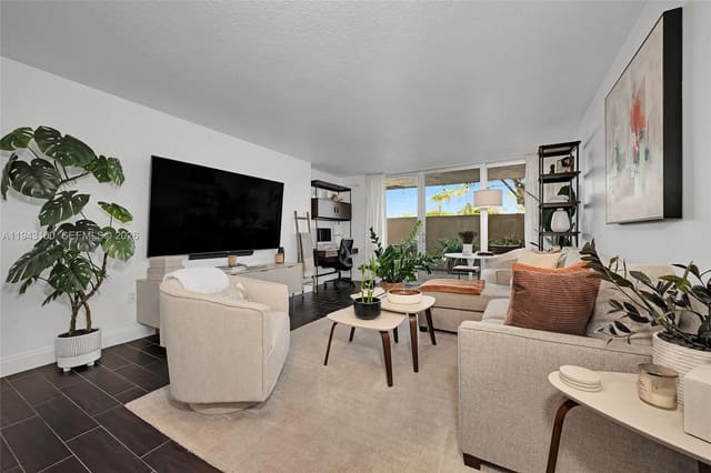 10875 SW 112th Avenue 118, sold in Gardens Of Kendall So Con, Miami, FL