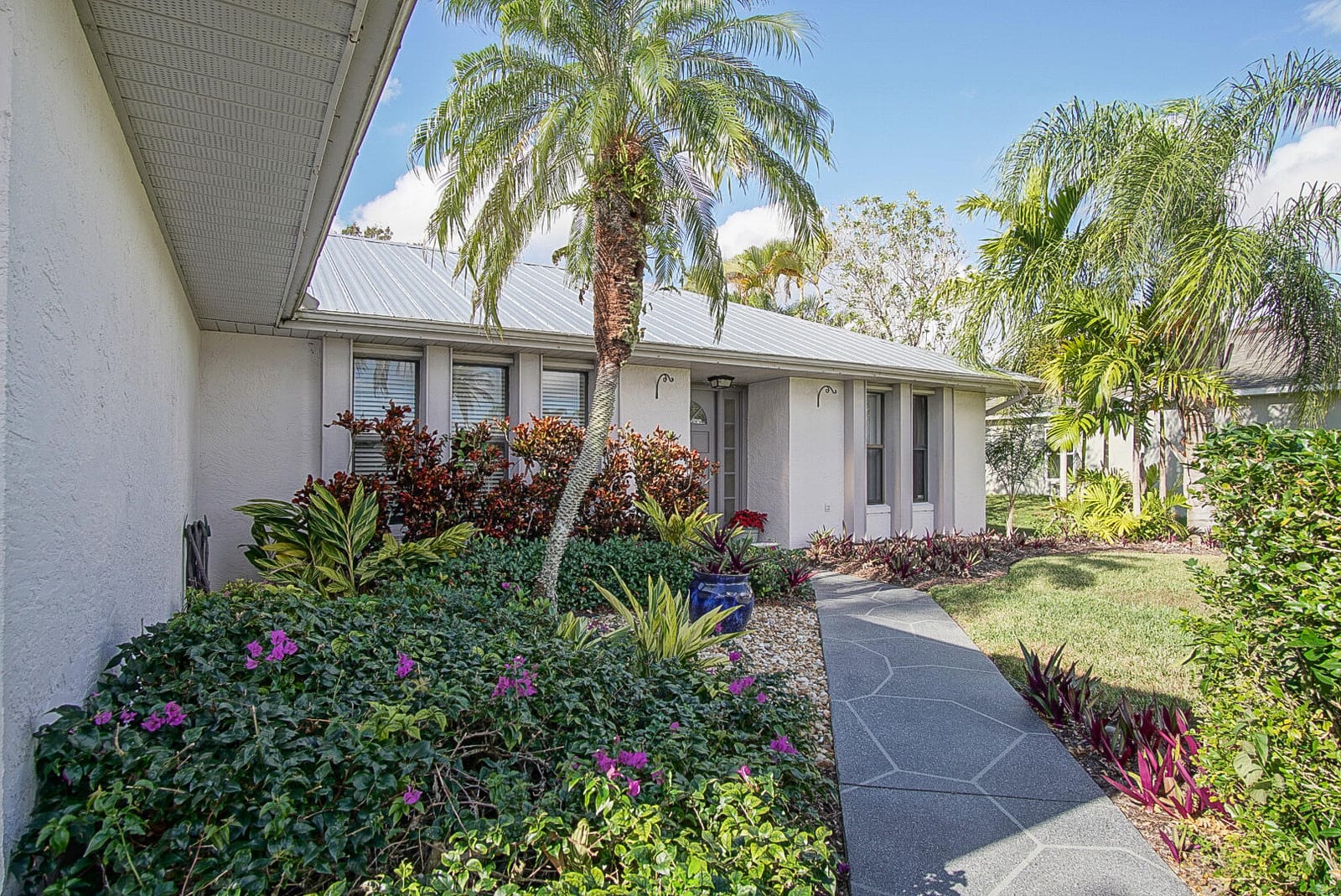 234 SE Whitmore Drive — photo 5