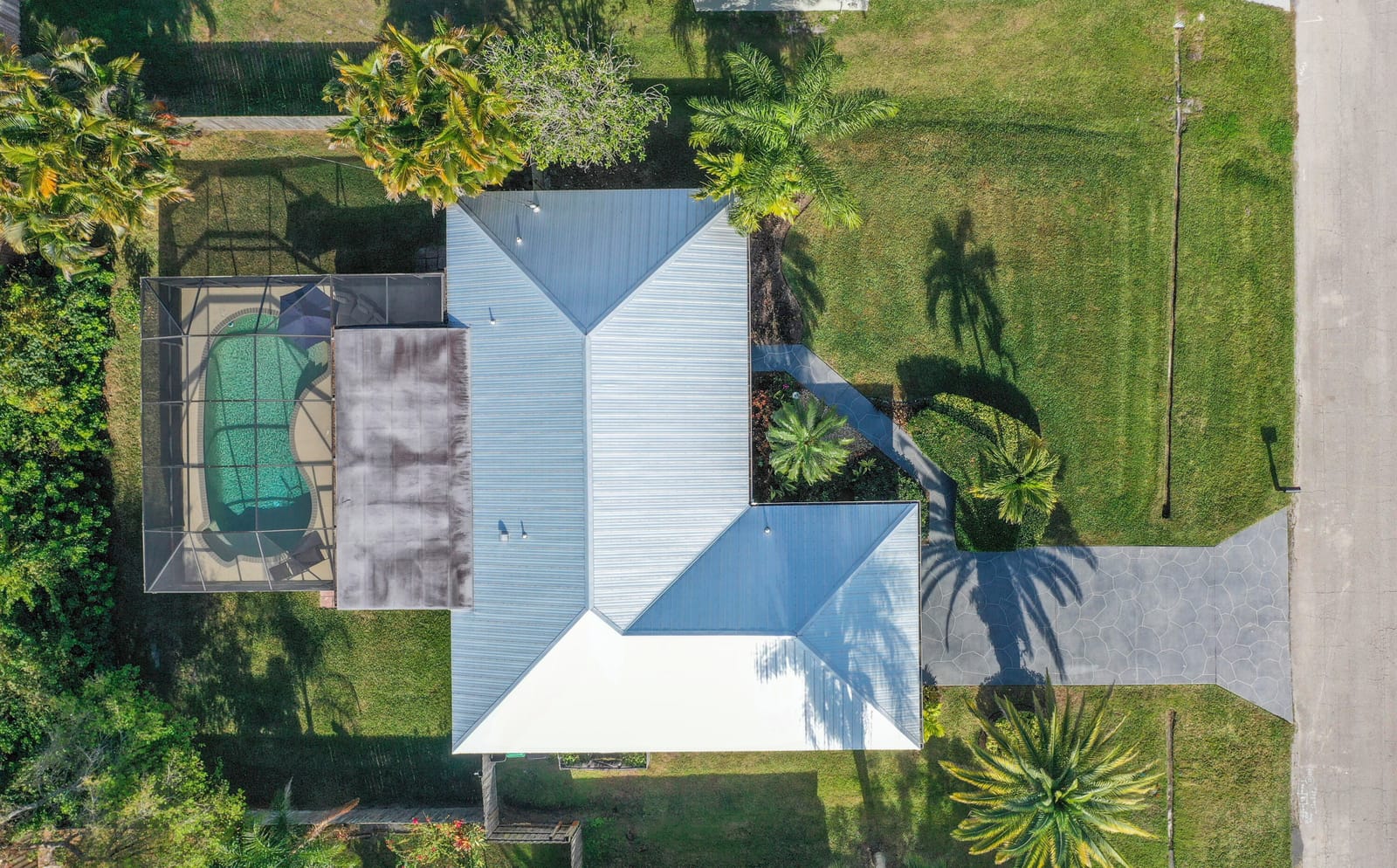234 SE Whitmore Drive — photo 8
