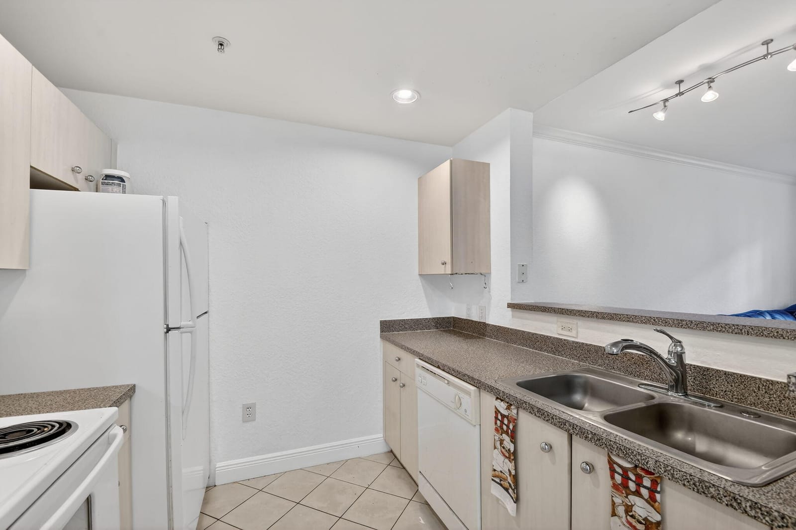 1805 N Flagler Drive 115 — photo 4