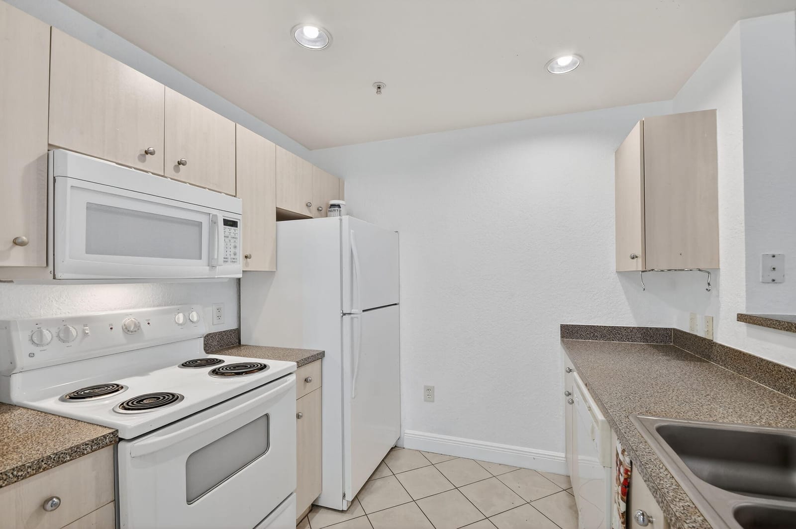 1805 N Flagler Drive 115 — photo 8