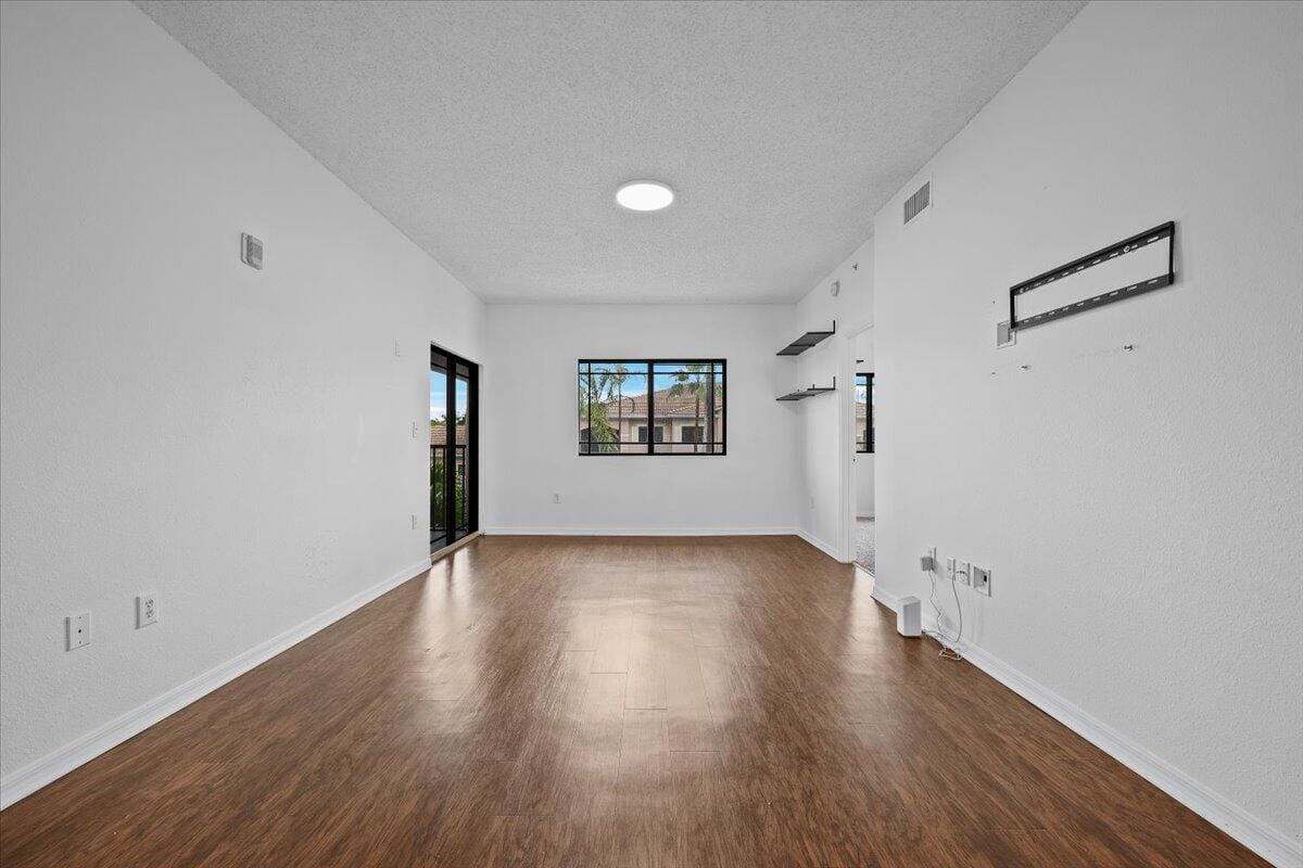 2804 Sarento Place 303, Palm Beach Gardens, FL 33410 photo 17