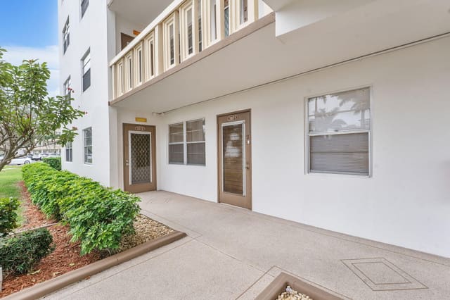 1071 Guildford D, sold in Guildford At Century Village Condo, Boca Raton, FL