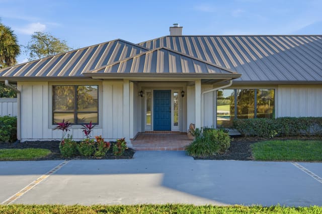 5061 SE Burning Tree Circle, sold in Mariner Sands Country Club, Stuart, FL